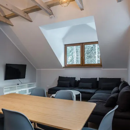 Aston -domek Przy Lesie, Przestronny, * Karpacz