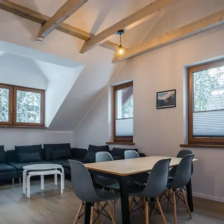 Lejlighed Aston -domek Przy Lesie, Przestronny,