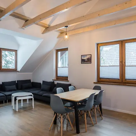 Aston -domek Przy Lesie, Przestronny, Apartament