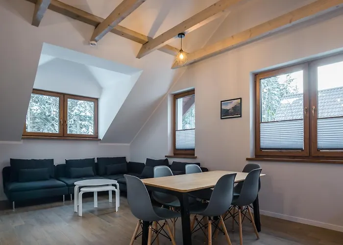 Apartment Aston -domek Przy Lesie, Przestronny,